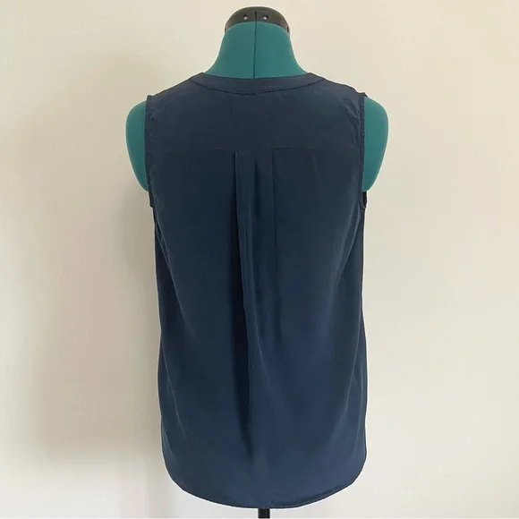 Vince Navy V-Neck Sleeveless Silk Blouse - Picture 3 of 6